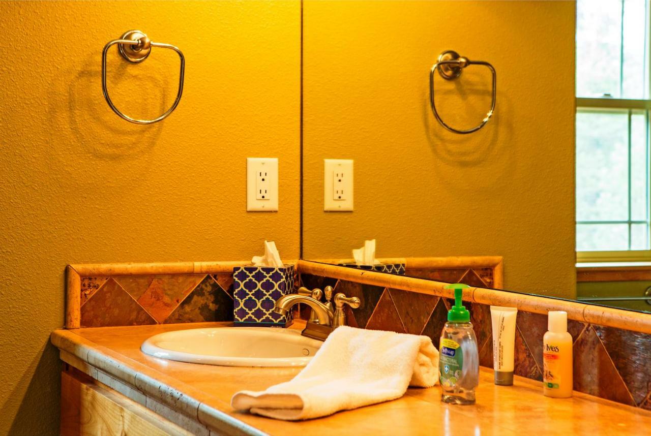 5-Star Luxury Tahoe Cabin! Great Location! Pool Table!Darts! Poker! Ping Pong! Games! South Lake Tahoe Exterior photo